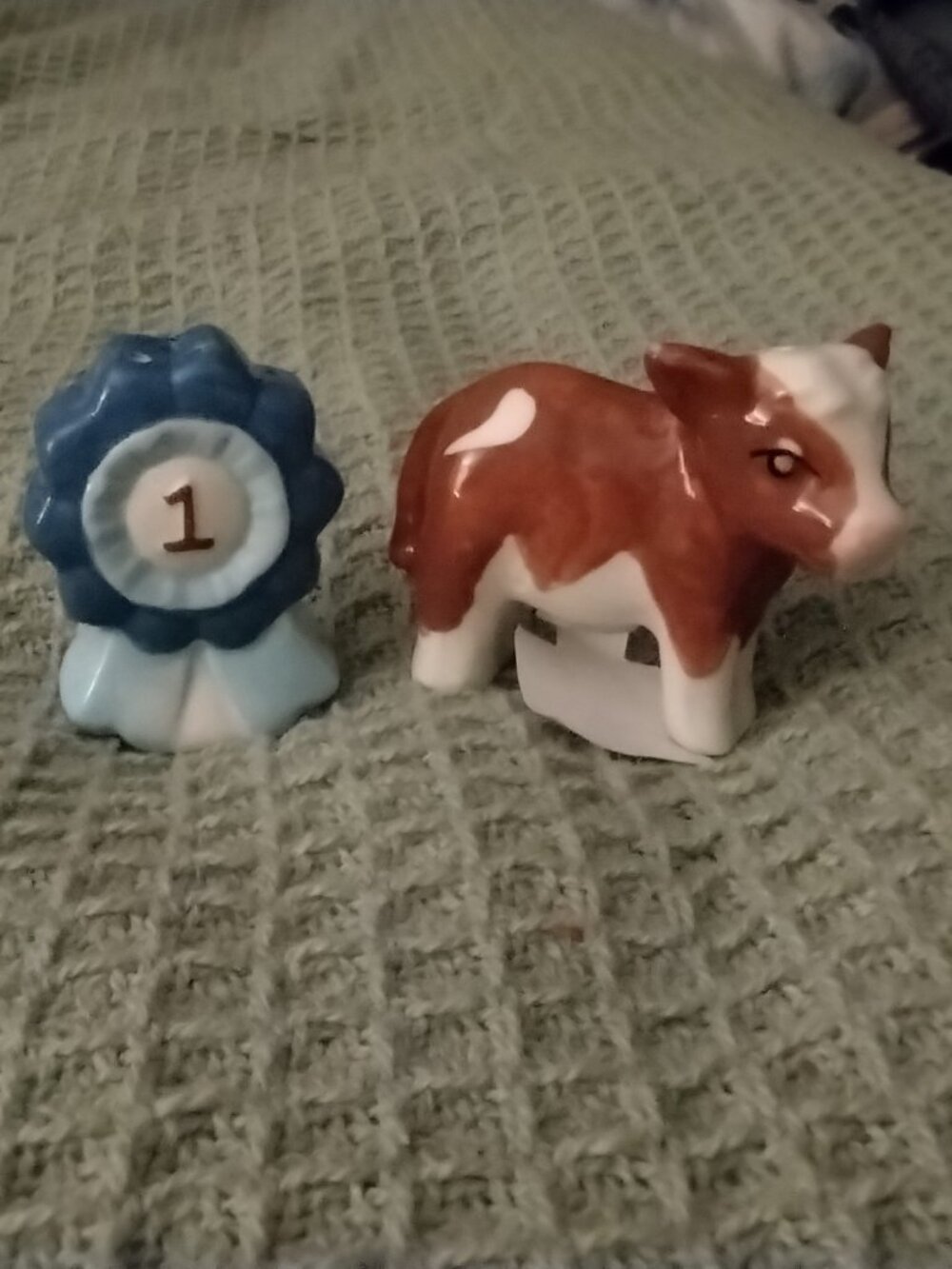 Salt & pepper shaker set- white / brown calf & blue ribbon